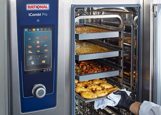 Horno RATIONAL en cocina profesional de AriMar FoodLab